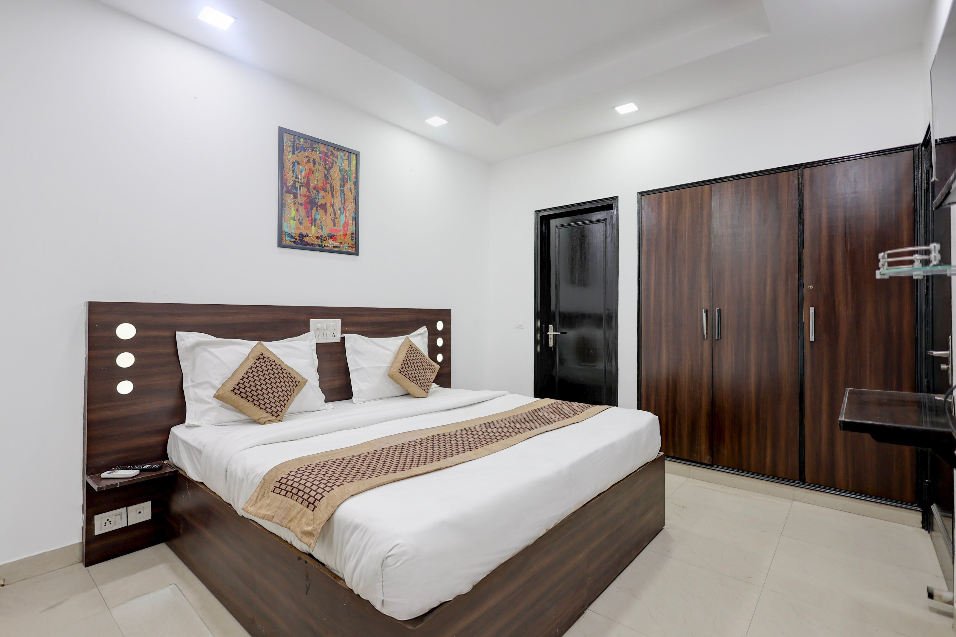 Hotel Unique HomeStay Lajpat Nagar