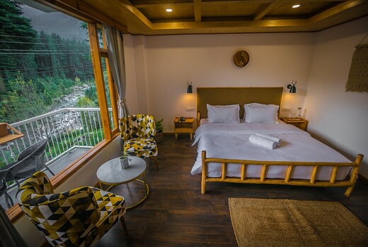 Nin Yan Ways Boutique Hotel & Garden Cafe