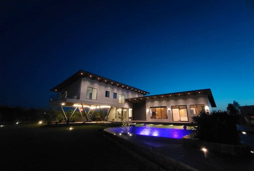 Shaw Estate Elegant Countryside Farmhouse by GRB
