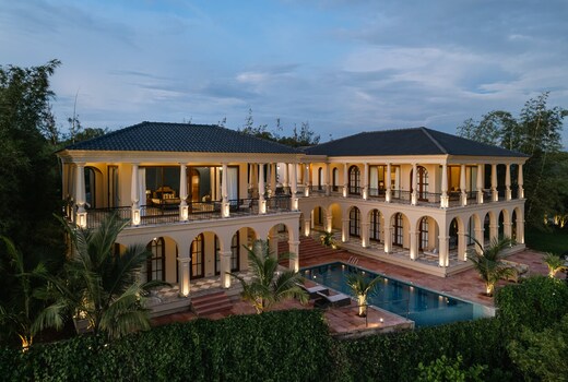 LohonoStays Villa Sacri Borod Hill 4