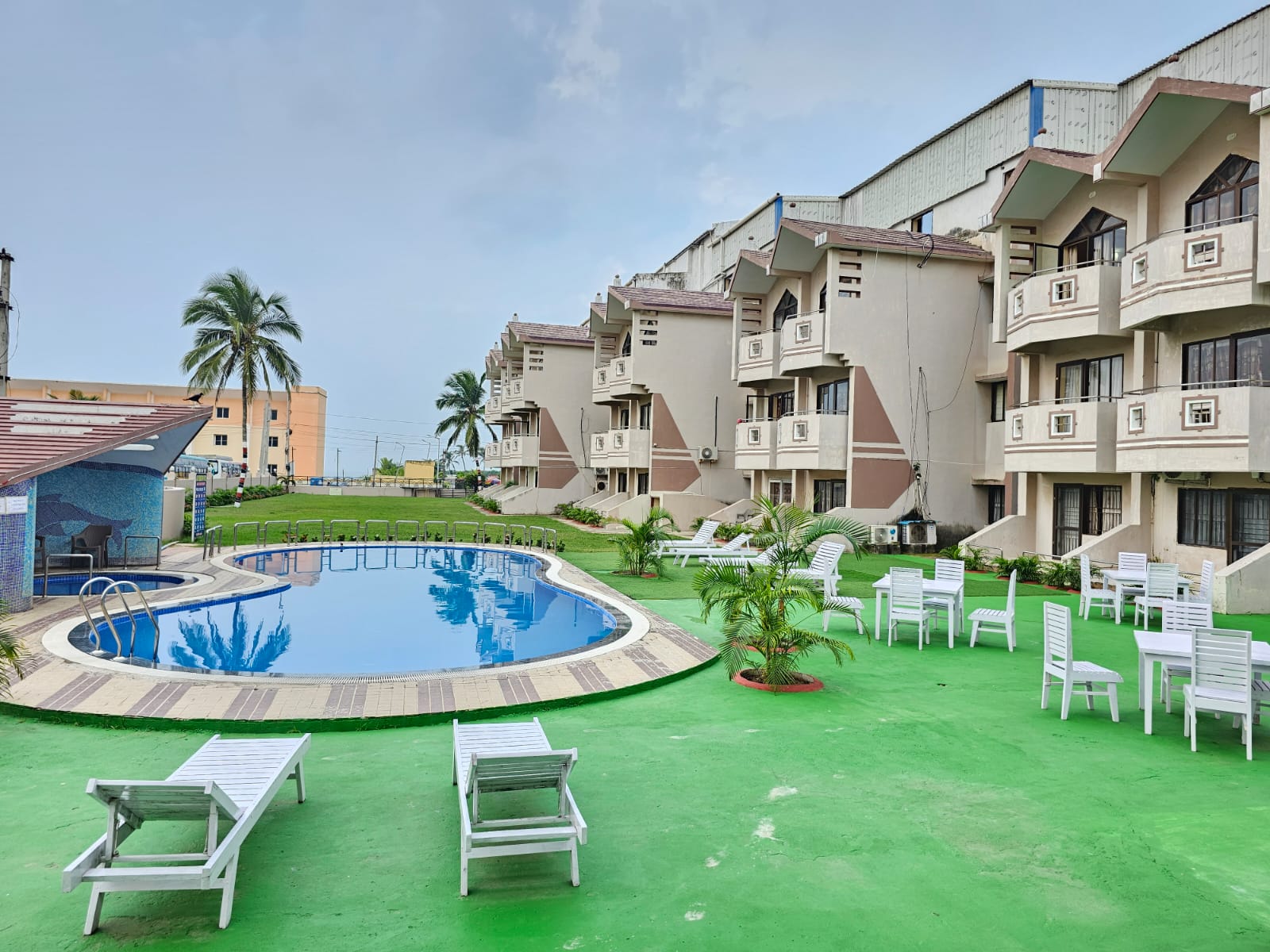 Hotel Sagar Tarang (Berries Group)