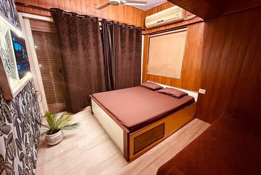 4 BHK Shared Apartment in Versova