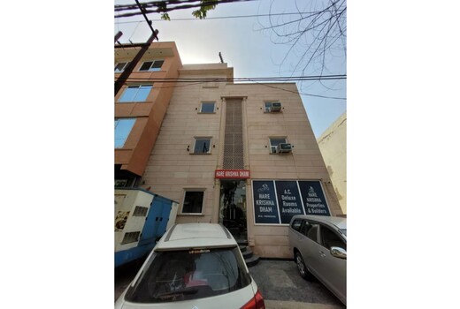 FabHotel HKD Divine Stay