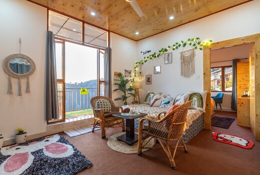 Pine View 2BHK Stay mussoorie