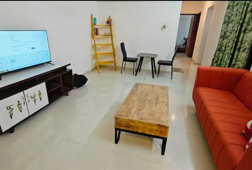 Bamboo Stays - Vibrant 2bhk Apt Nr Jupiter Hsp