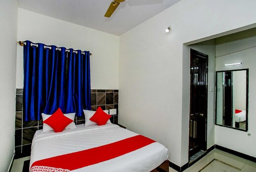OYO 26817 GKS Residency