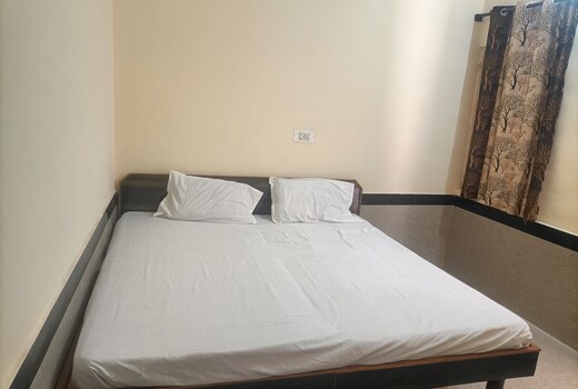 Inderpura guest House