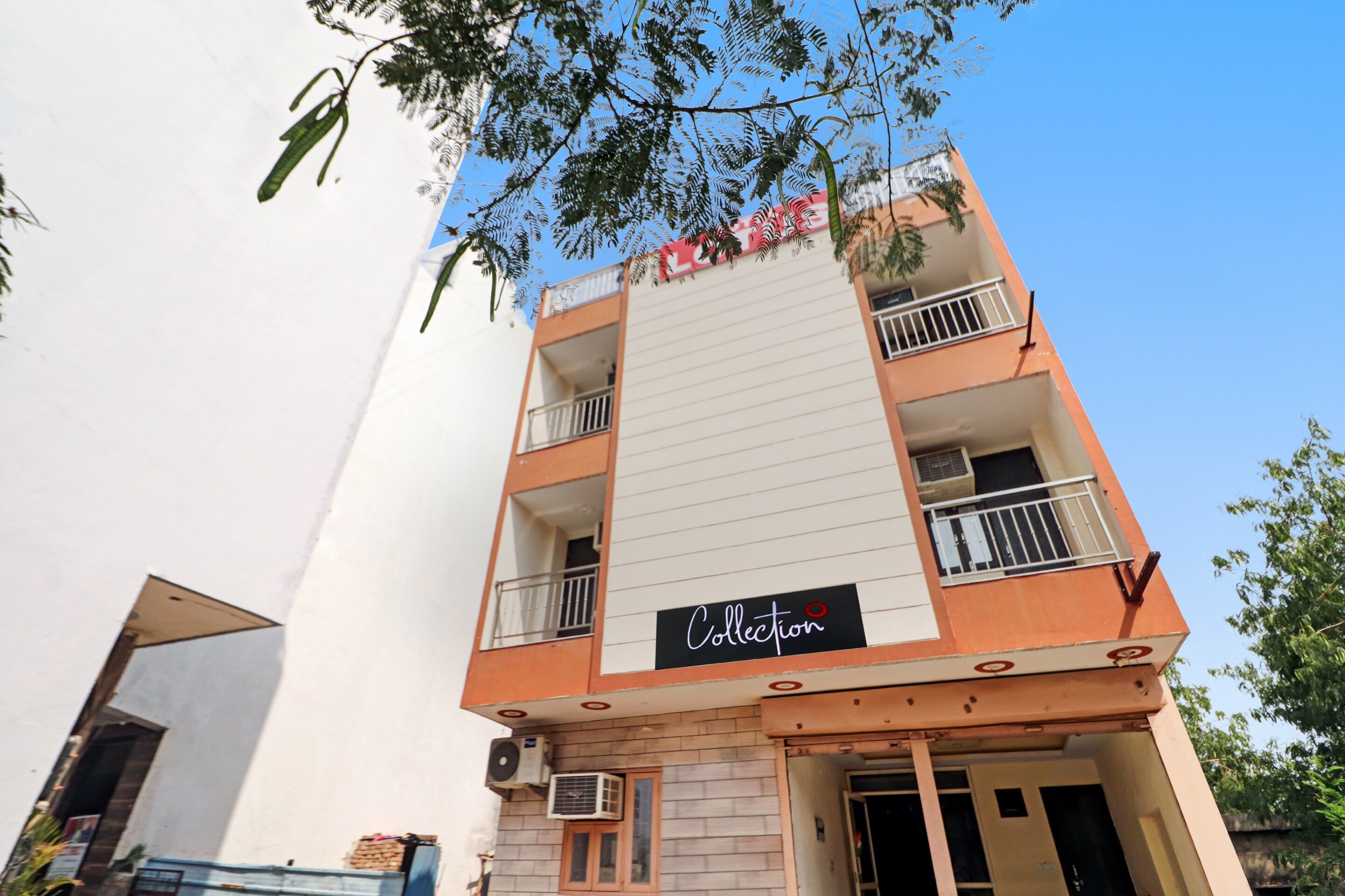 Hotel O Lotus