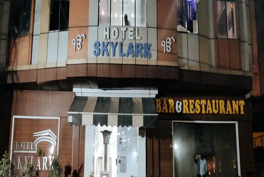 Hotel Sky Lark