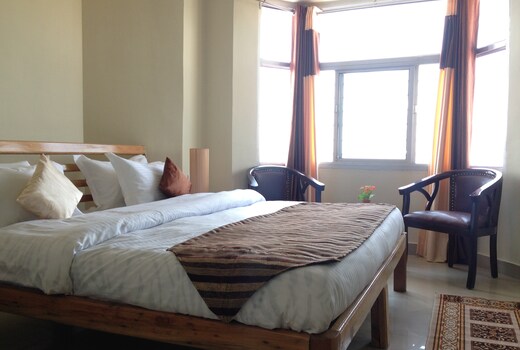 Queen Meadow Lodge