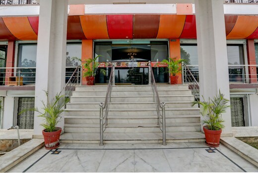 Hotel O King Bird And Restaurants