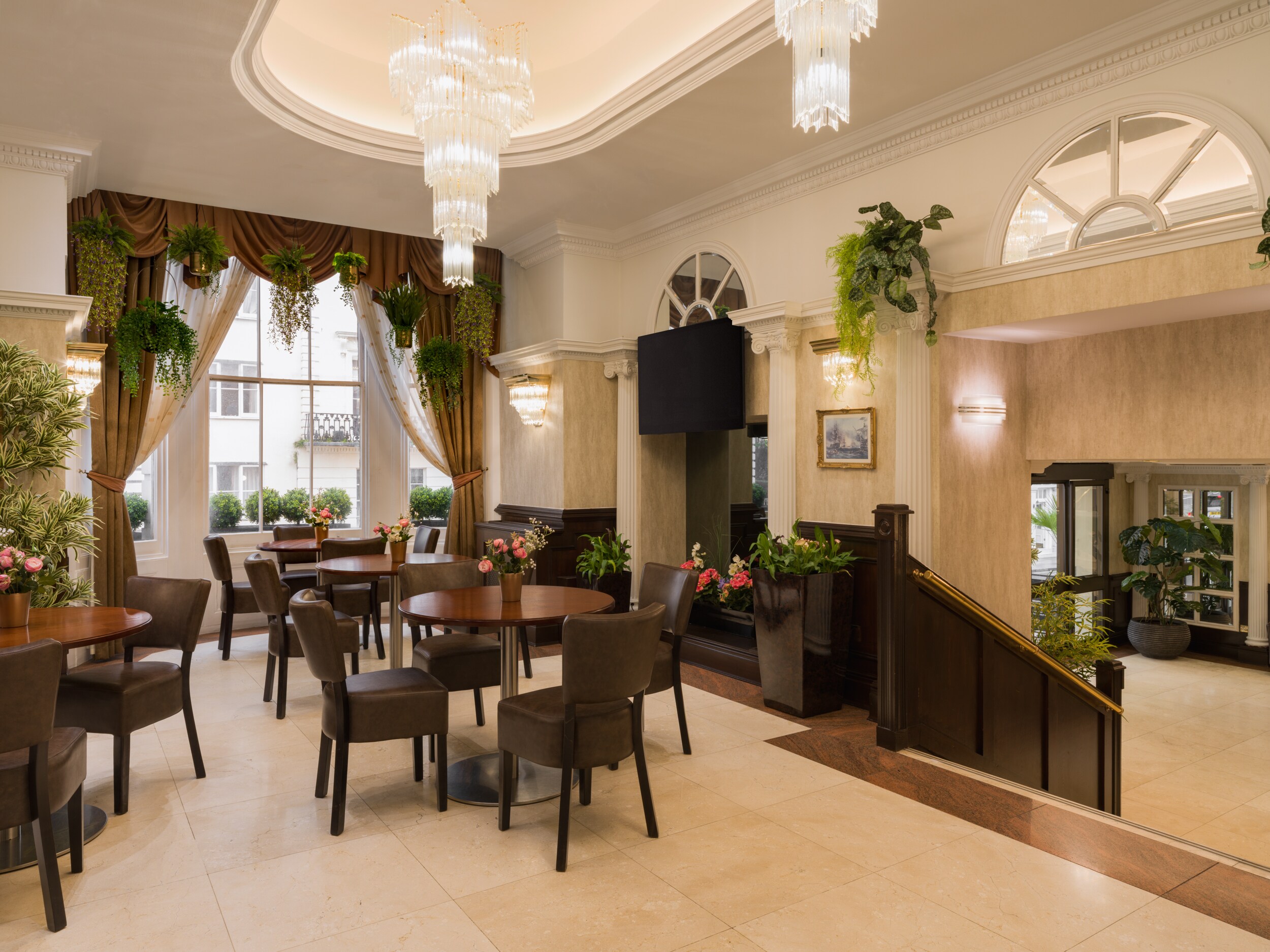 Royal Eagle Hotel