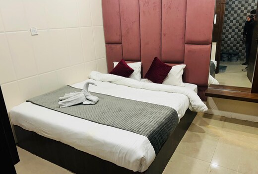 Hotel Shiv Parivar