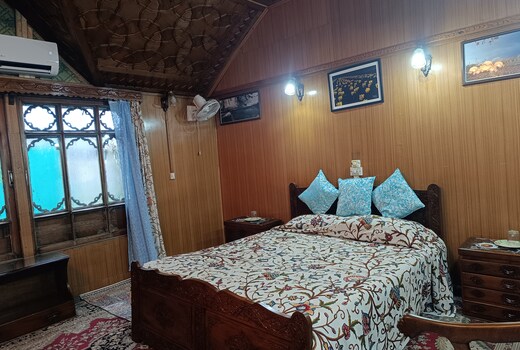 House Boat Tehran