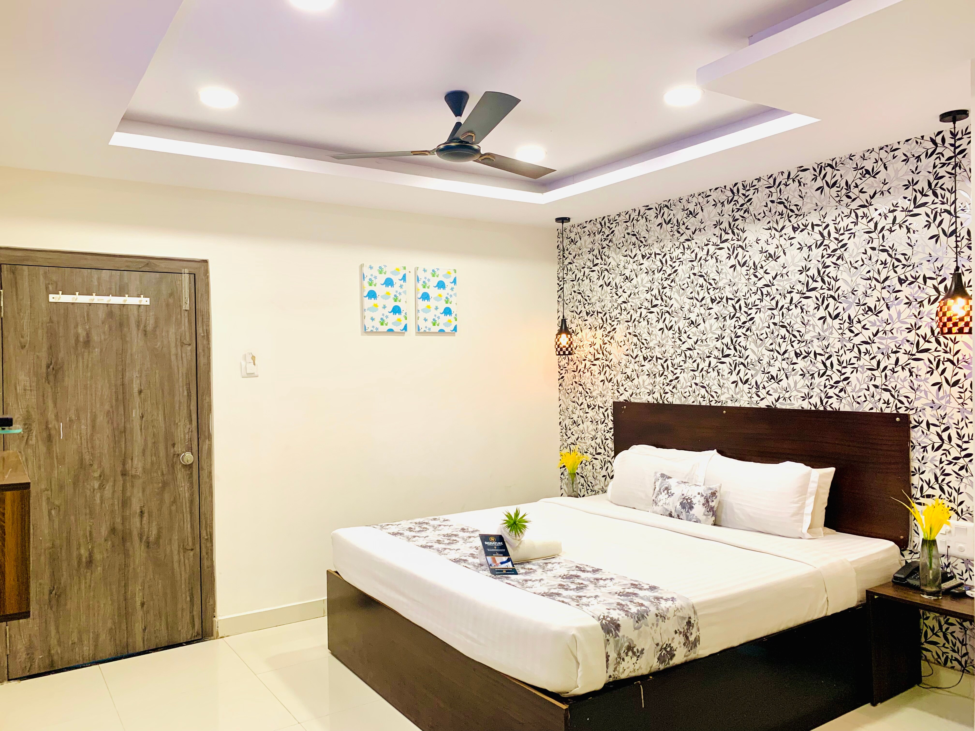 HOTEL OAK BY MEGA GROUPS