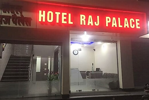 HOTEL RAJ PALACE