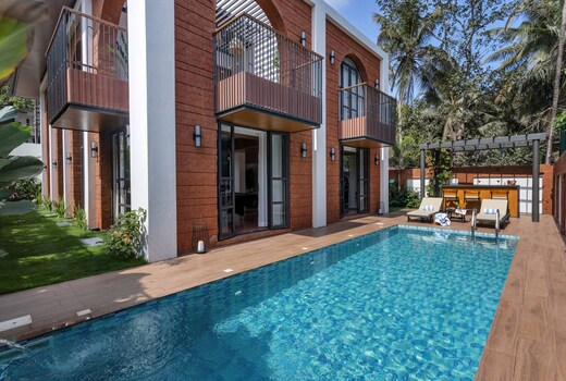 Opulent 4BHK Siolim Villa w Pool Bar Pool Table