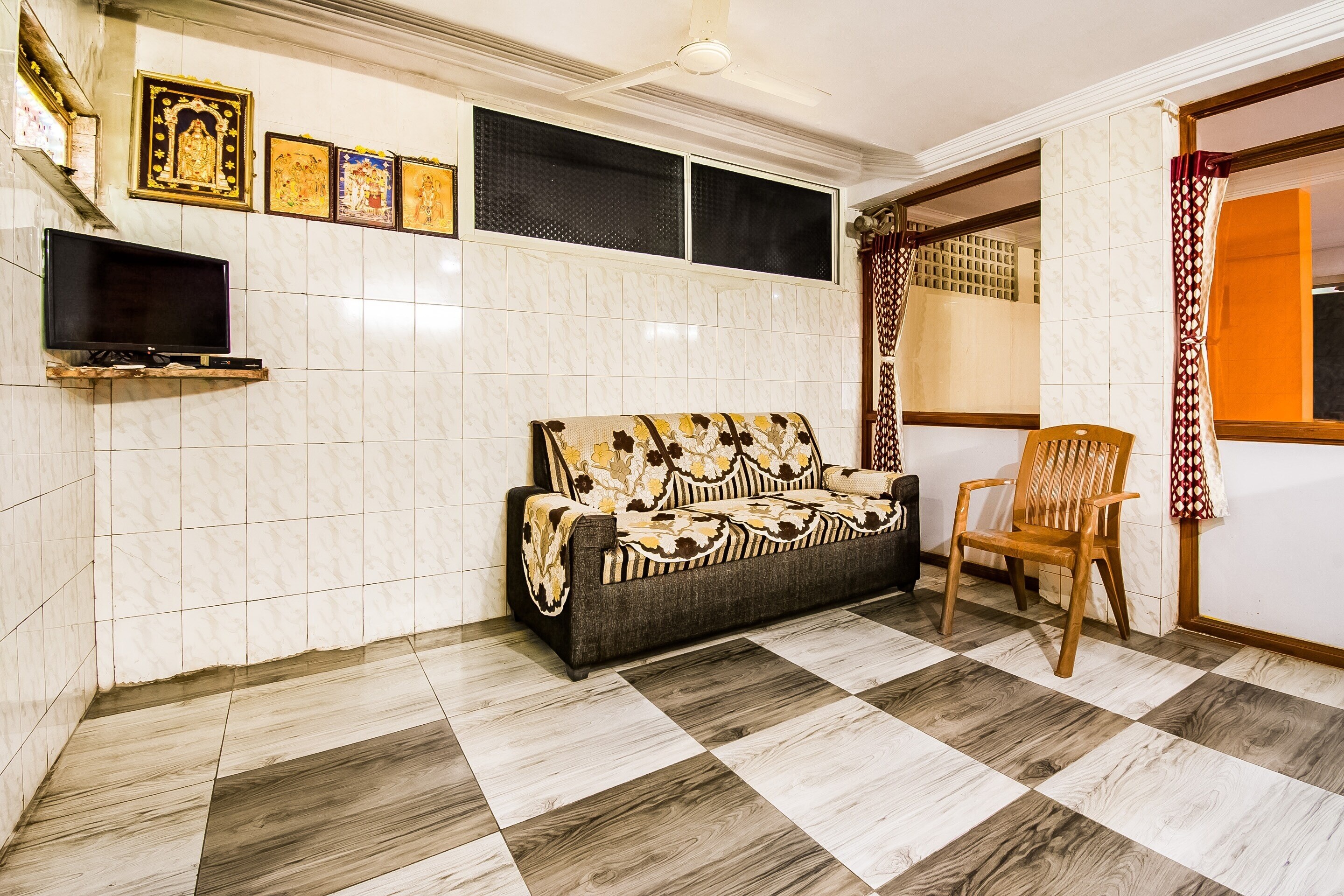 SPOT ON Sri Surya Lodge