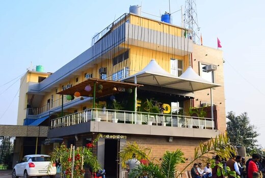 Hotel AURA INN