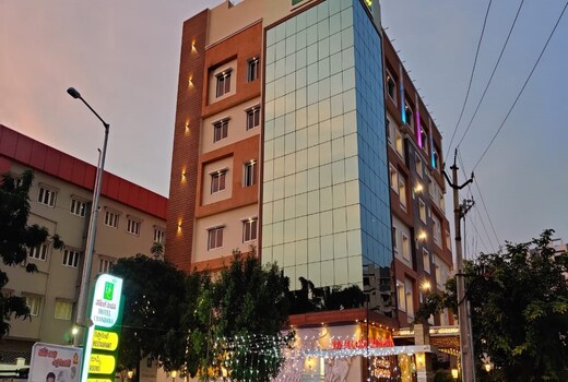 HOTEL CHANDANA SQUARE