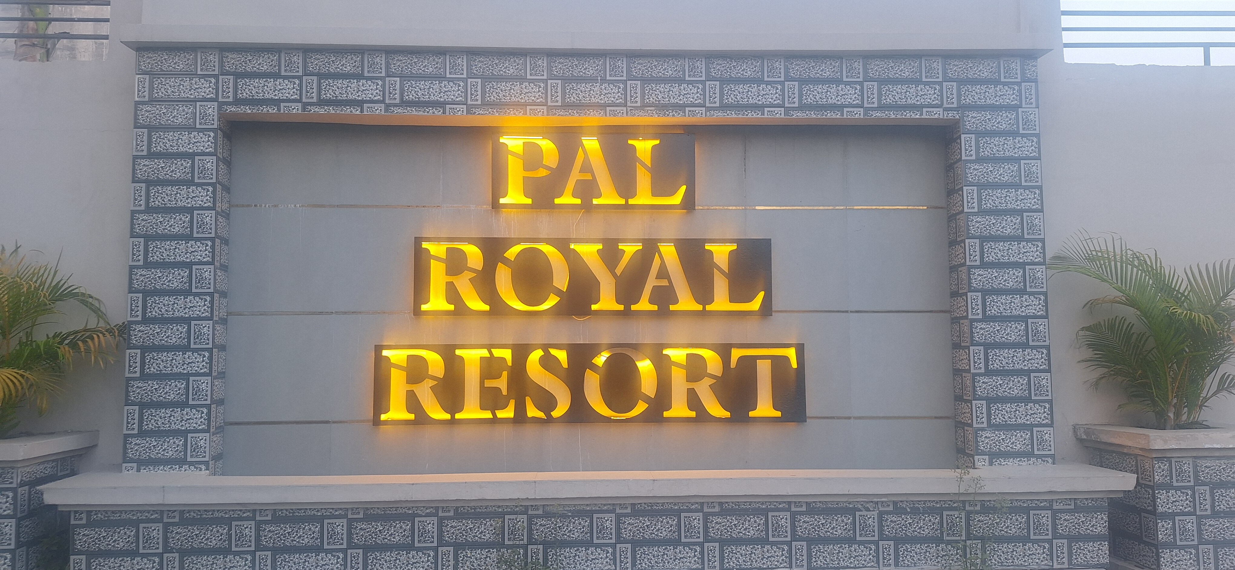 PARADISE RESORT
