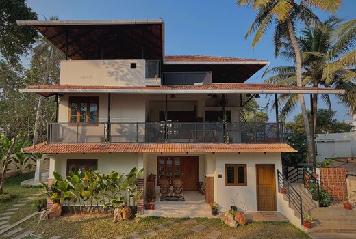 Laya Balita : South Cliff Villa Stay