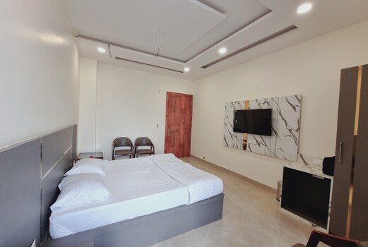 C T Heights Inn