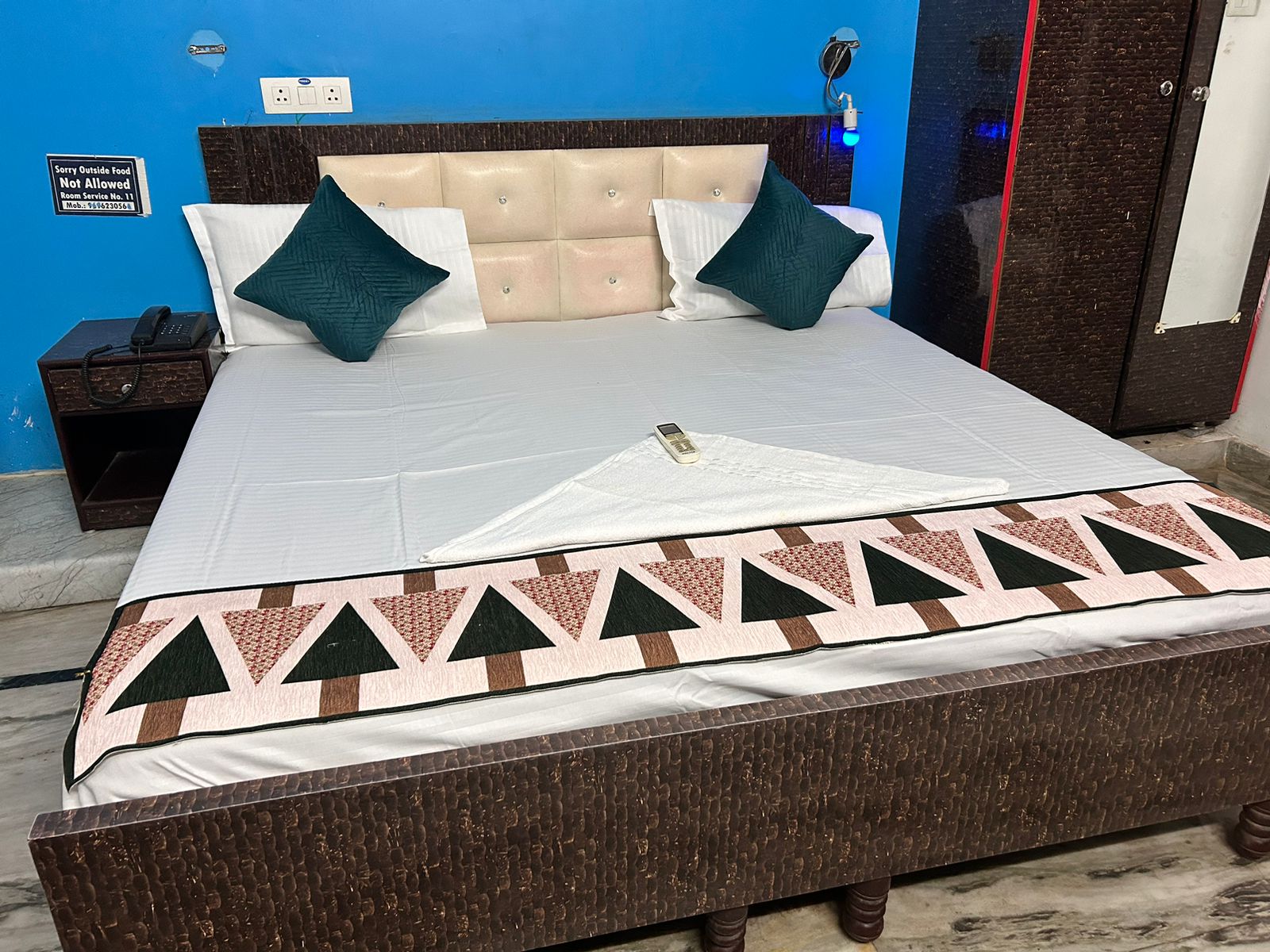 Hotel Shubh Inn Gomtinagar