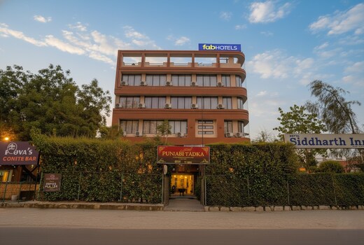 FabHotel Siddharth Inn - Nr. Siddharth Bunglows