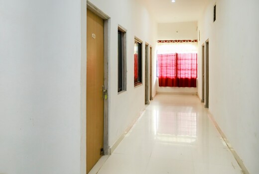 Royal Restaurant and Guest House
