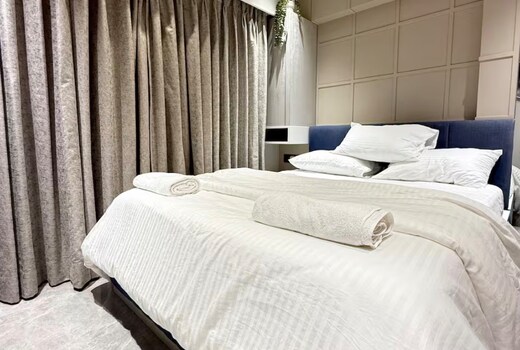 Private Ensuite Room in Modern Apartment