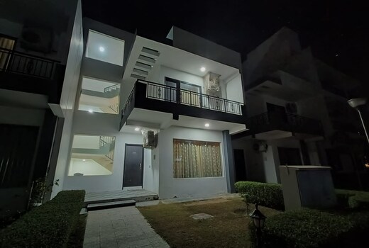 Luxury house in Posh colony of Vrindavan