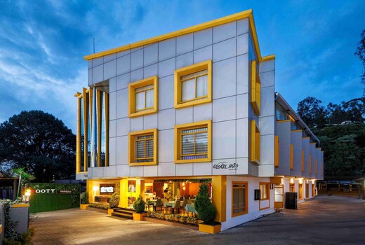 Hotel Meadows Residency