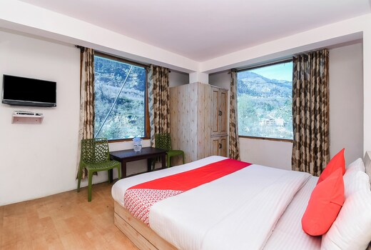 Hotel O Sun N Snow Resort