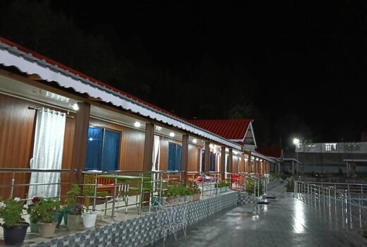 HQ Resort