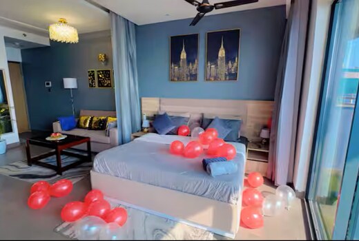Luxe Lagoon studio