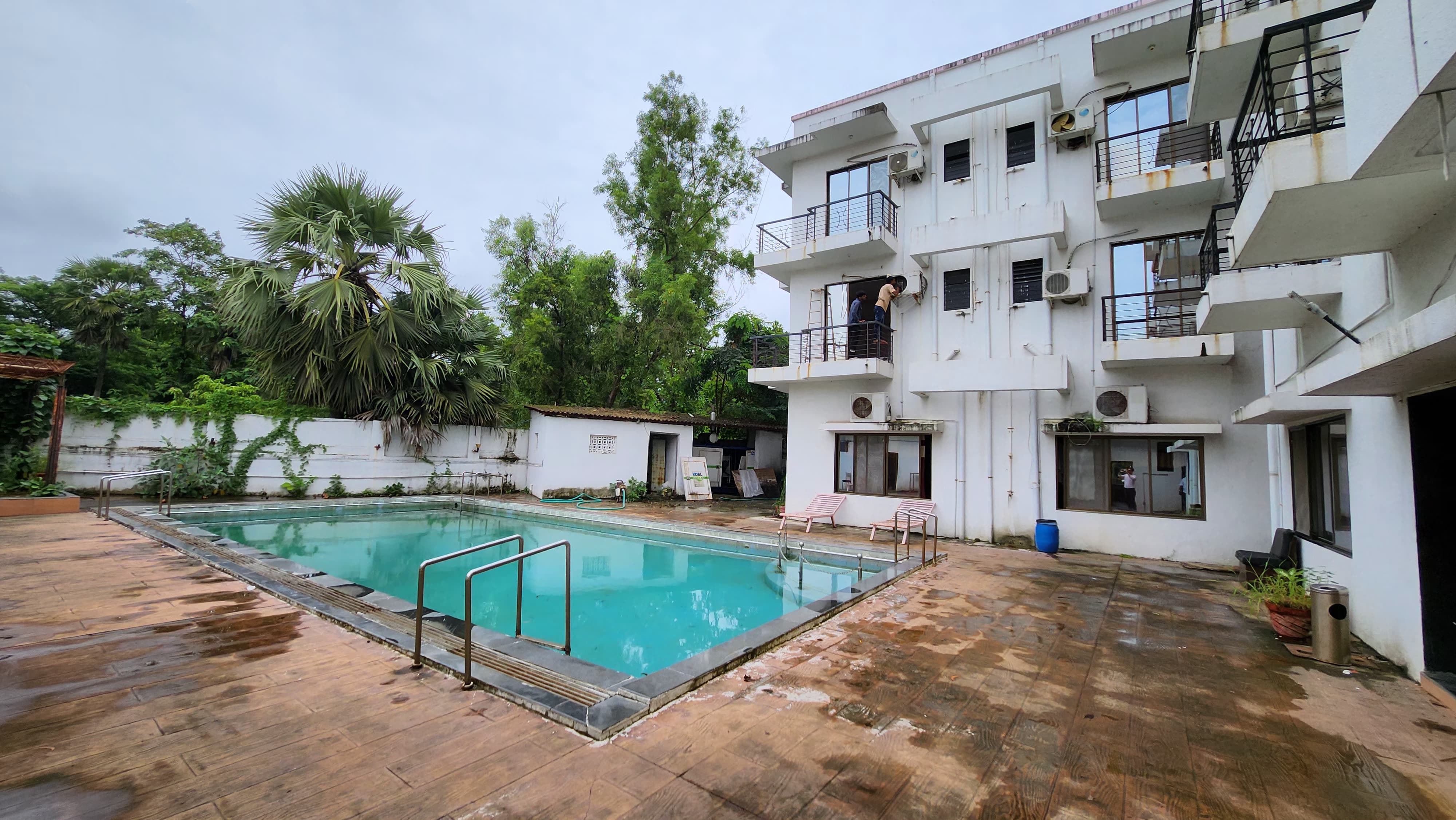 Pinnk Lake Resort