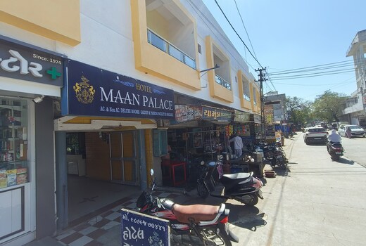 Hotel Maan place