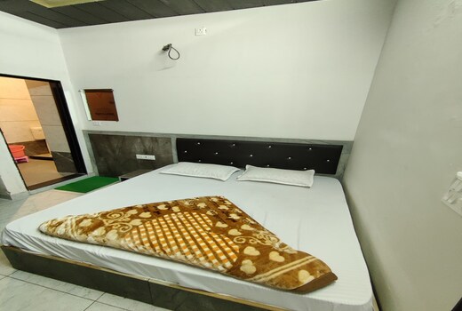 Hotel Raj Krishnam Khatushyam Ji