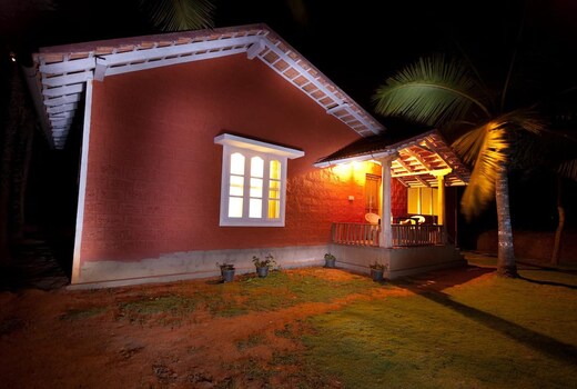 Eco Habitat | Poolside Rooms in a Villa