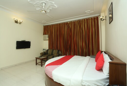 OYO Flagship Hotel Basera