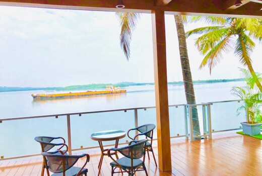 A posh River touch bungalow with scenic View