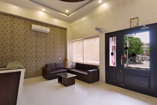 Hotel Anokhi Palace