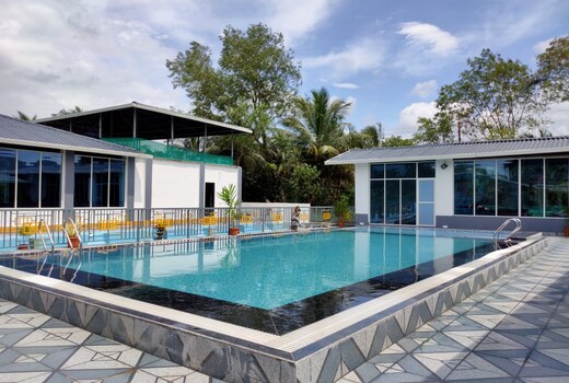 Canal Touch Resort