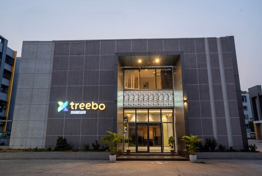 Treebo Imperia, Kommadi