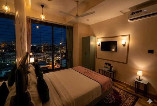 Hotel Luxurious Inn