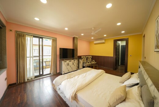 Agni Deluxe Room 1br FF Dehradun