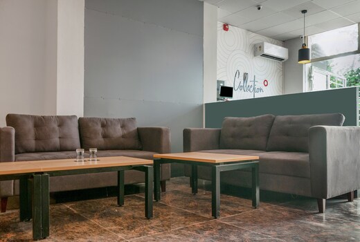 Hotel O by OYO The Royal Collection