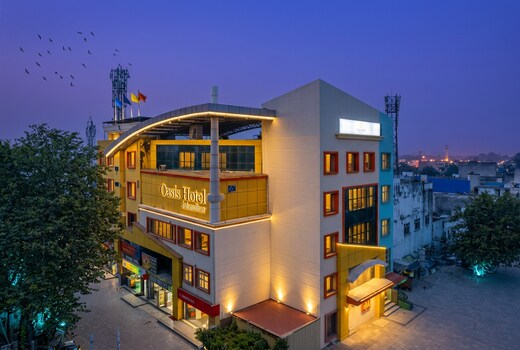 Oasis INN