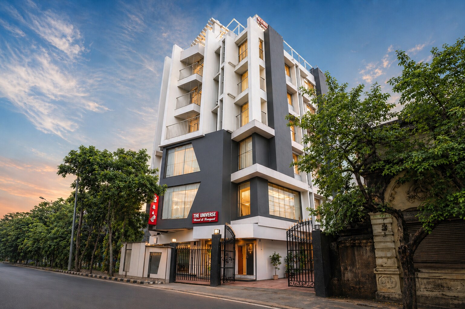 The Universe Hotel & Banquet